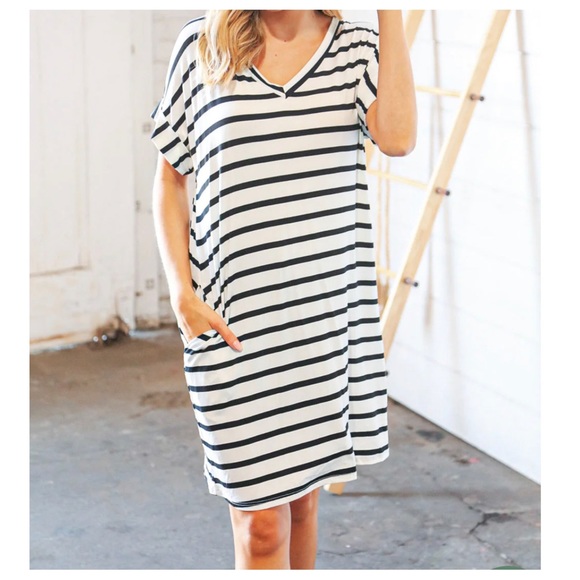 17 Chic Striped roll sleeves T shirt dress with side pockets - Picture 2 of 3